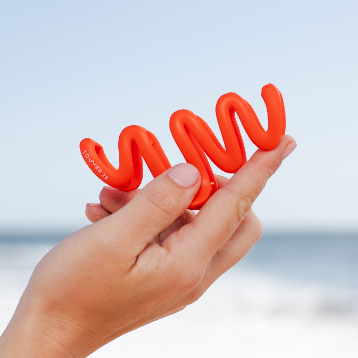 The ‘W’ Claw Clip R2